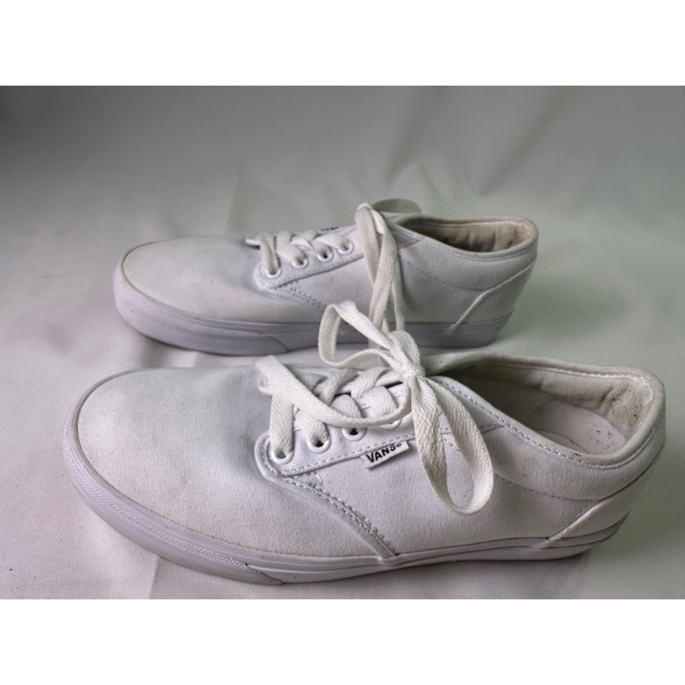 Vans Atwood Low White Canvas Skate Shoes Mens Size 8.5 Casual Low Top Sneakers
